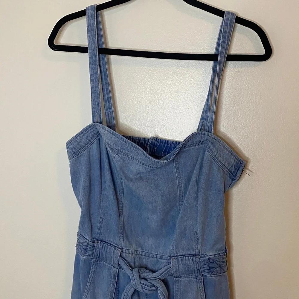 Free People Go West Light Blue Denim Cargo Jumpsuit Size Medium - Picture 4 of 14